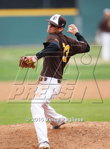 Thumbnail 3 in Crespi vs. Alumni 2016 photogallery.