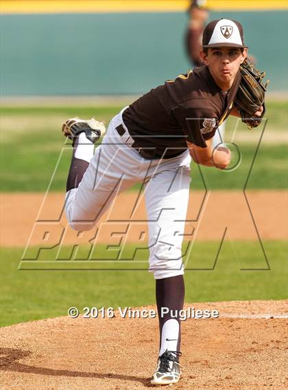 Thumbnail 1 in Crespi vs. Alumni 2016 photogallery.