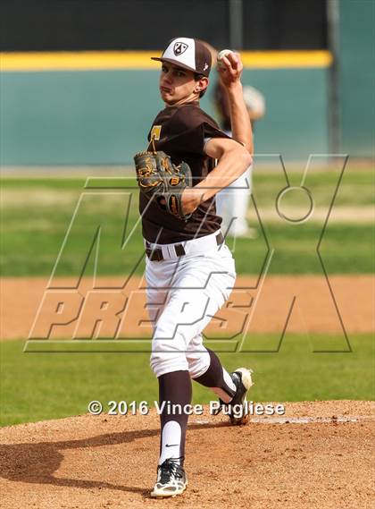 Thumbnail 2 in Crespi vs. Alumni 2016 photogallery.