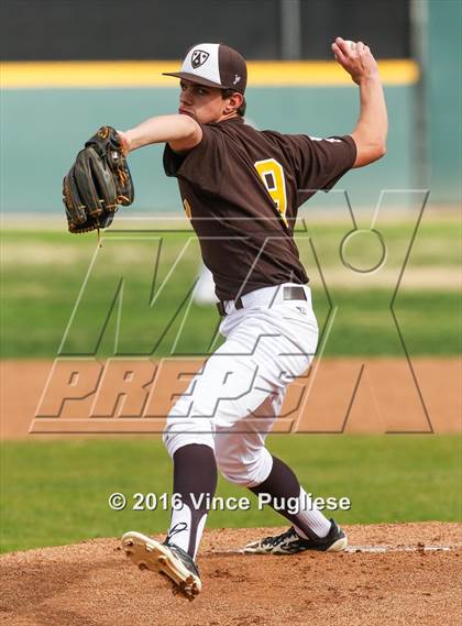 Thumbnail 3 in Crespi vs. Alumni 2016 photogallery.