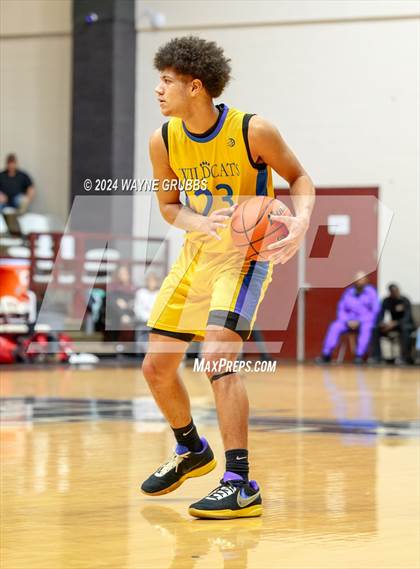 Thumbnail 3 in Brookeland vs. Chapel Hill (Tenaha ISD Holiday Hoops) photogallery.