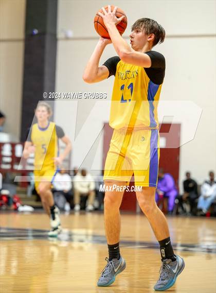 Thumbnail 1 in Brookeland vs. Chapel Hill (Tenaha ISD Holiday Hoops) photogallery.