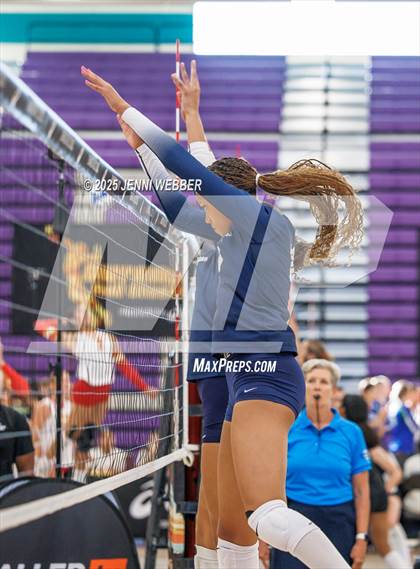 Thumbnail 3 in Sierra Canyon vs. Skyview (Durango Fall Classic) photogallery.
