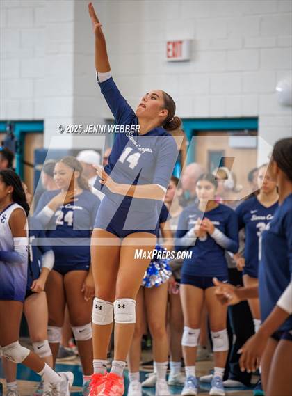 Thumbnail 3 in Sierra Canyon vs. Skyview (Durango Fall Classic) photogallery.