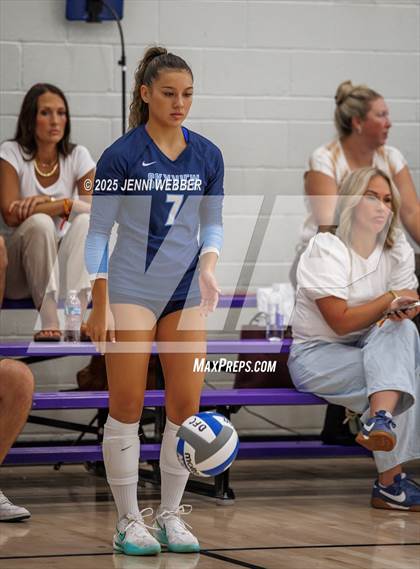 Thumbnail 2 in Sierra Canyon vs. Skyview (Durango Fall Classic) photogallery.