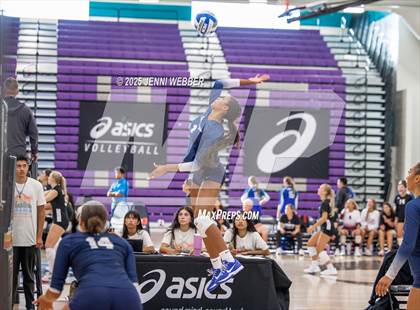 Thumbnail 2 in Sierra Canyon vs. Skyview (Durango Fall Classic) photogallery.