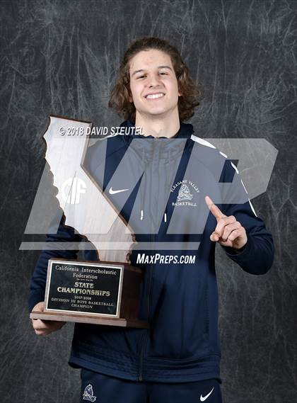 Thumbnail 2 in Pleasant Valley (CIF State D3 Award Photos) photogallery.