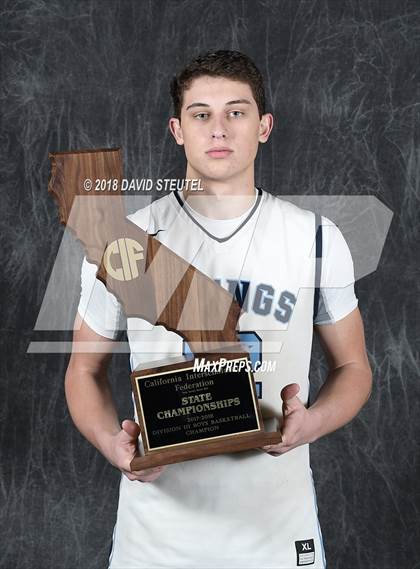 Thumbnail 1 in Pleasant Valley (CIF State D3 Award Photos) photogallery.