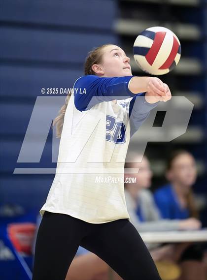 Thumbnail 1 in Washington-Liberty @ West Potomac photogallery.