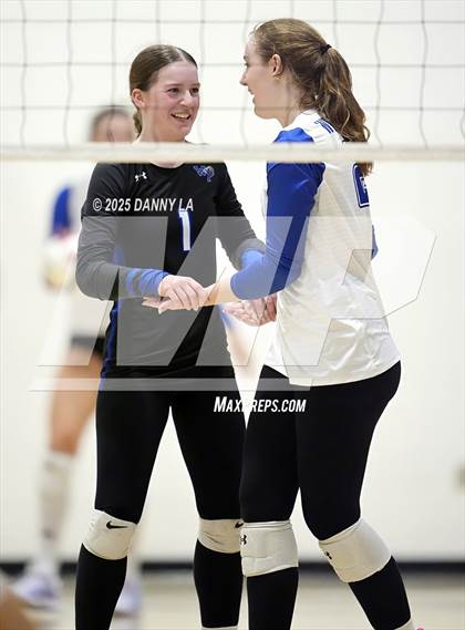 Thumbnail 2 in Washington-Liberty @ West Potomac photogallery.