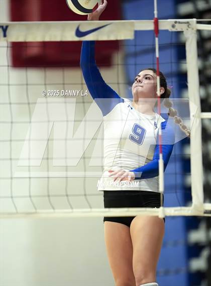 Thumbnail 1 in Washington-Liberty @ West Potomac photogallery.