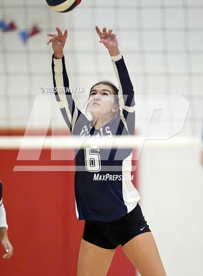 Thumbnail 1 in Washington-Liberty @ West Potomac photogallery.