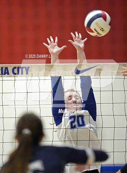 Thumbnail 3 in Washington-Liberty @ West Potomac photogallery.