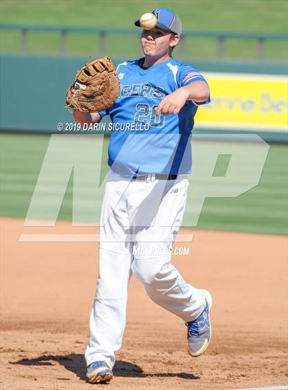 Thumbnail 1 in Kingman Academy vs. Blue Ridge photogallery.