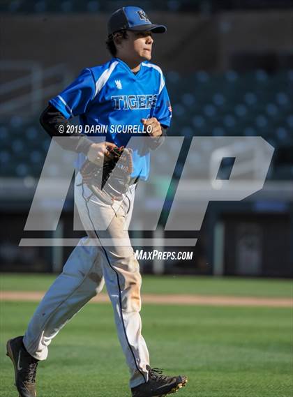 Thumbnail 2 in Kingman Academy vs. Blue Ridge photogallery.