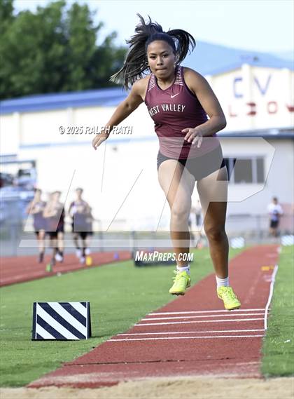 Thumbnail 3 in CIF NS Division 2 Finals (Triple Jump) photogallery.