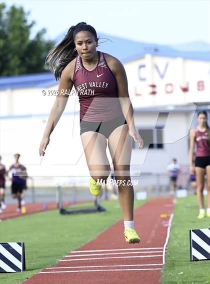 Thumbnail 2 in CIF NS Division 2 Finals (Triple Jump) photogallery.