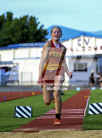 Thumbnail 3 in CIF NS Division 2 Finals (Triple Jump) photogallery.