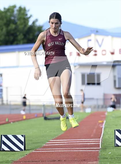 Thumbnail 2 in CIF NS Division 2 Finals (Triple Jump) photogallery.