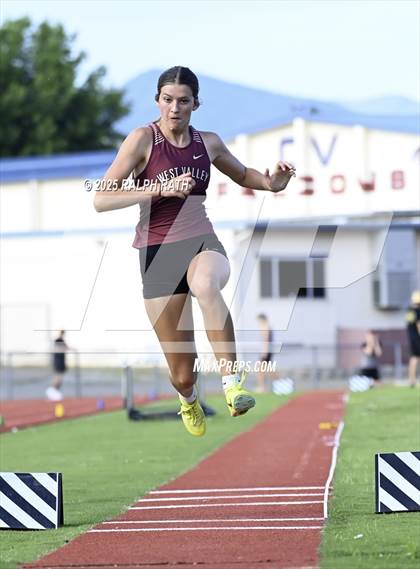 Thumbnail 1 in CIF NS Division 2 Finals (Triple Jump) photogallery.