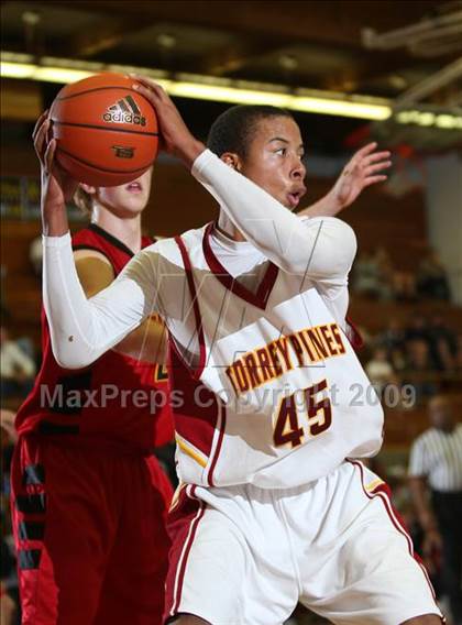 Thumbnail 3 in Palm Desert @ Torrey Pines (MaxPreps Holiday Classic) photogallery.