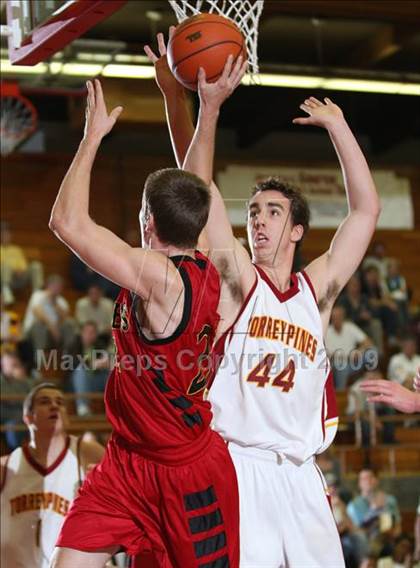 Thumbnail 1 in Palm Desert @ Torrey Pines (MaxPreps Holiday Classic) photogallery.