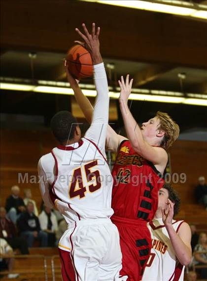 Thumbnail 2 in Palm Desert @ Torrey Pines (MaxPreps Holiday Classic) photogallery.