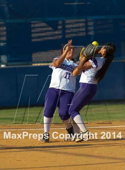 Thumbnail 3 in Boerne-Champion @ Brackenridge (UIL 4A Bi-District Playoff) photogallery.