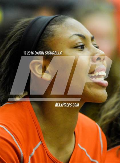 Thumbnail 1 in Xavier College Prep vs. Corona del Sol (AIA Division 6 Semifinal Playoff) photogallery.