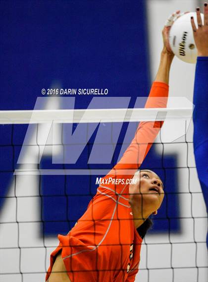 Thumbnail 2 in Xavier College Prep vs. Corona del Sol (AIA Division 6 Semifinal Playoff) photogallery.