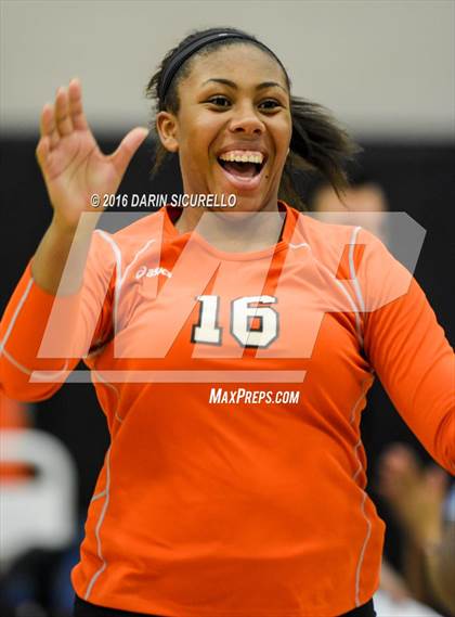 Thumbnail 2 in Xavier College Prep vs. Corona del Sol (AIA Division 6 Semifinal Playoff) photogallery.