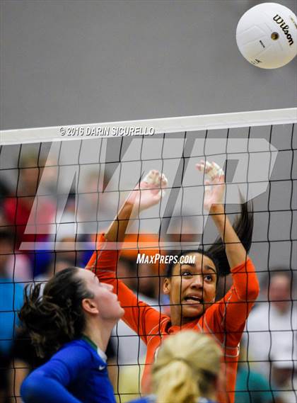 Thumbnail 2 in Xavier College Prep vs. Corona del Sol (AIA Division 6 Semifinal Playoff) photogallery.