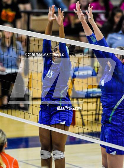 Thumbnail 3 in Xavier College Prep vs. Corona del Sol (AIA Division 6 Semifinal Playoff) photogallery.