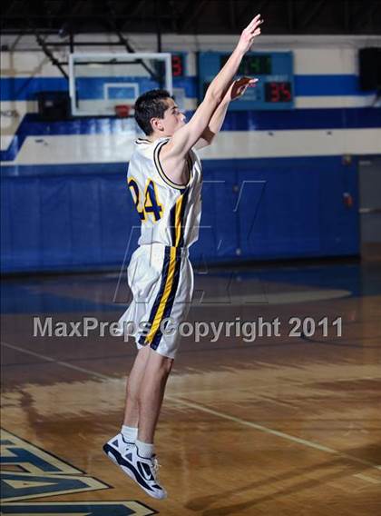 Thumbnail 2 in La Canada vs. Alhambra (San Marino Tournament) photogallery.