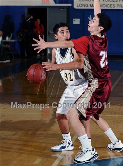 Thumbnail 2 in La Canada vs. Alhambra (San Marino Tournament) photogallery.