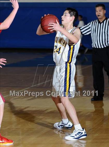 Thumbnail 3 in La Canada vs. Alhambra (San Marino Tournament) photogallery.