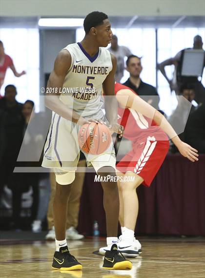 Thumbnail 3 in Montverde Academy vs. Mater Dei (Spalding Hoophall Classic) photogallery.