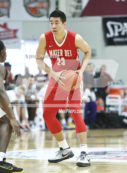 Thumbnail 1 in Montverde Academy vs. Mater Dei (Spalding Hoophall Classic) photogallery.