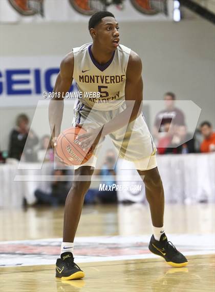 Thumbnail 3 in Montverde Academy vs. Mater Dei (Spalding Hoophall Classic) photogallery.