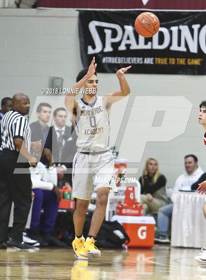 Thumbnail 1 in Montverde Academy vs. Mater Dei (Spalding Hoophall Classic) photogallery.