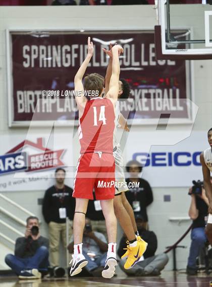 Thumbnail 2 in Montverde Academy vs. Mater Dei (Spalding Hoophall Classic) photogallery.