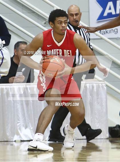 Thumbnail 2 in Montverde Academy vs. Mater Dei (Spalding Hoophall Classic) photogallery.