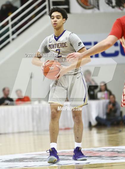 Thumbnail 2 in Montverde Academy vs. Mater Dei (Spalding Hoophall Classic) photogallery.