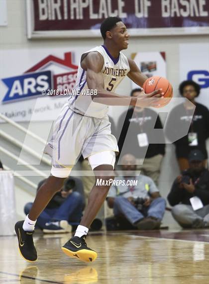 Thumbnail 3 in Montverde Academy vs. Mater Dei (Spalding Hoophall Classic) photogallery.