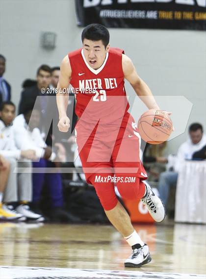 Thumbnail 1 in Montverde Academy vs. Mater Dei (Spalding Hoophall Classic) photogallery.