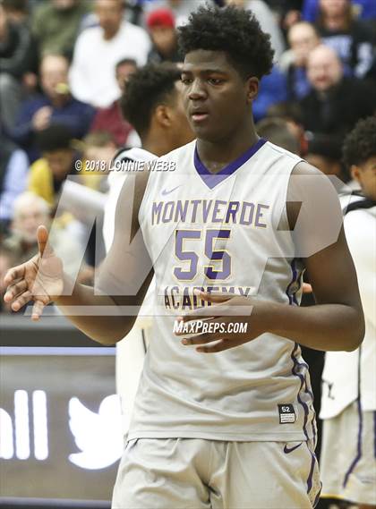 Thumbnail 1 in Montverde Academy vs. Mater Dei (Spalding Hoophall Classic) photogallery.