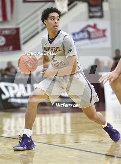Thumbnail 1 in Montverde Academy vs. Mater Dei (Spalding Hoophall Classic) photogallery.