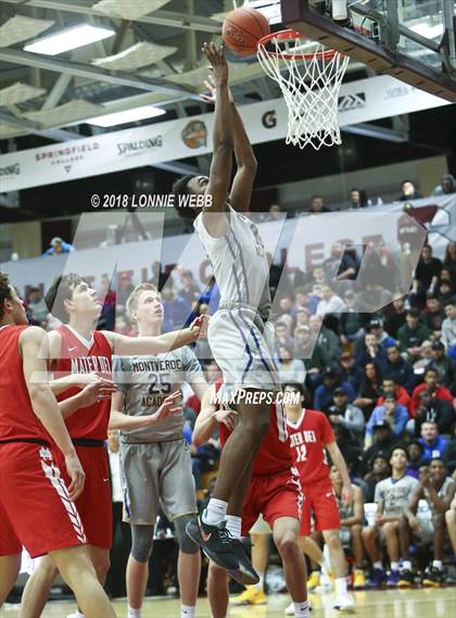 Thumbnail 2 in Montverde Academy vs. Mater Dei (Spalding Hoophall Classic) photogallery.