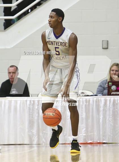 Thumbnail 3 in Montverde Academy vs. Mater Dei (Spalding Hoophall Classic) photogallery.