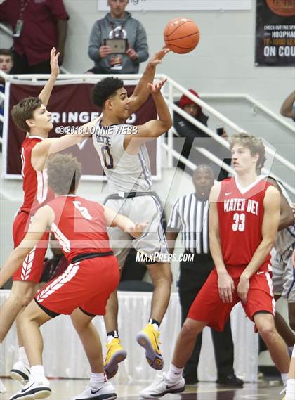 Thumbnail 1 in Montverde Academy vs. Mater Dei (Spalding Hoophall Classic) photogallery.
